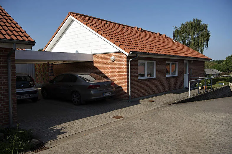 Garaaž - Two-Bedroom Flat in Viborg