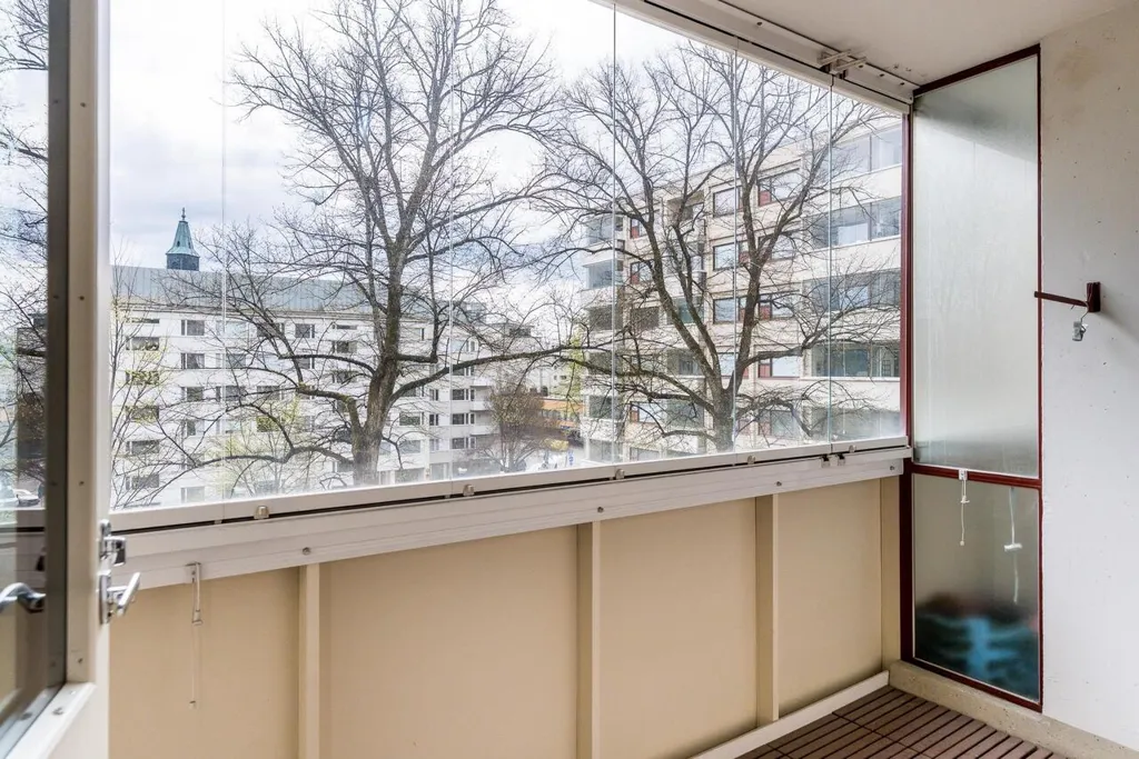 Balcon - 70s Style Apartment with Balcony in Turku Centre