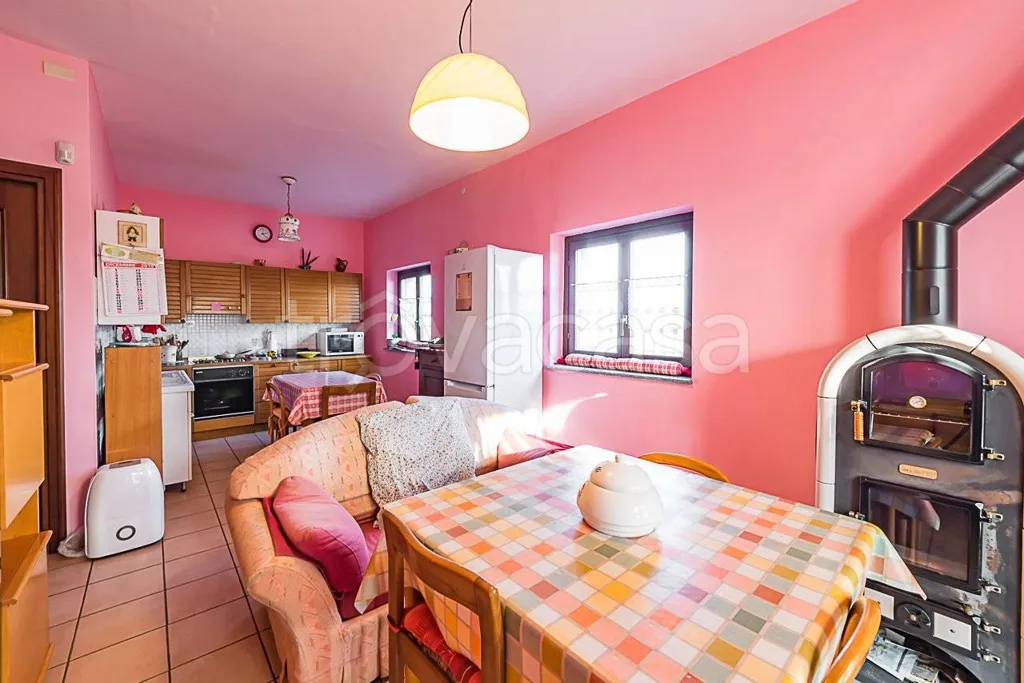 Salle à manger - Villa with Garden in Faule, Piemonte