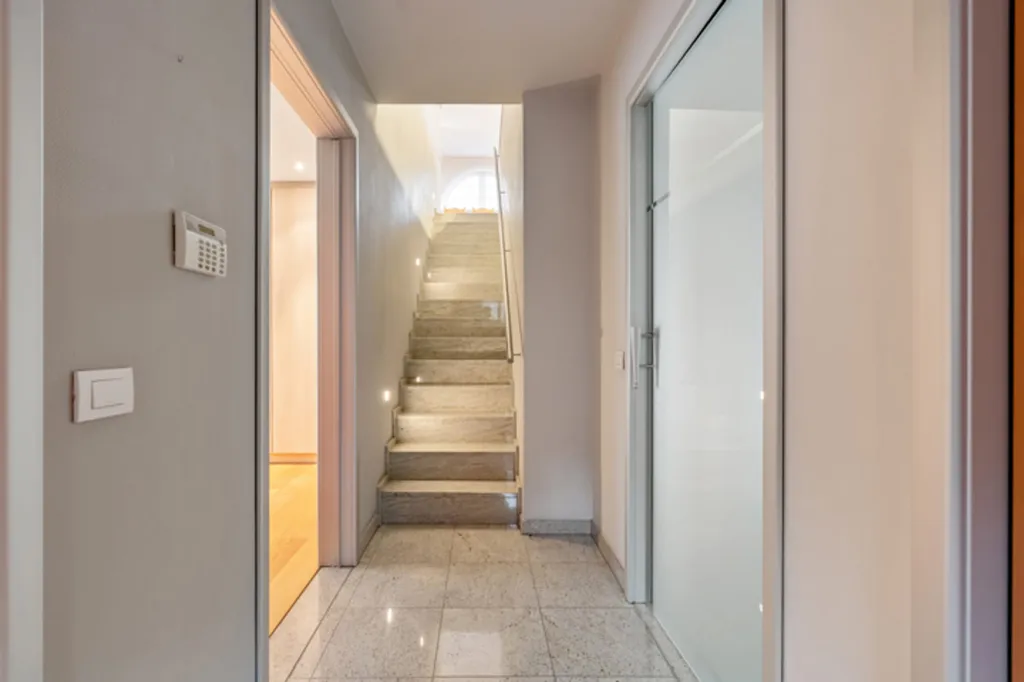 Ingresso - Architectural U-Form Villa with Garden in Geel