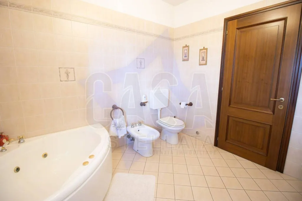 Salles de bain - Rustic Villa with Garden in Riva del Po