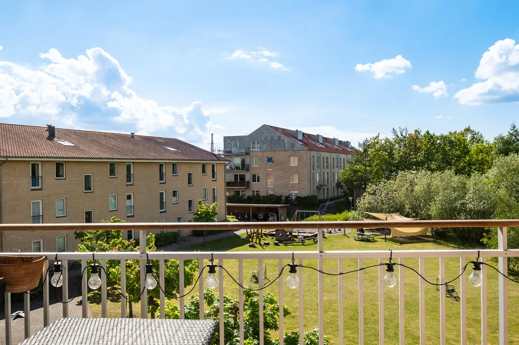 Balcon - Renovated 4-Bed Flat with Terrace in Farum