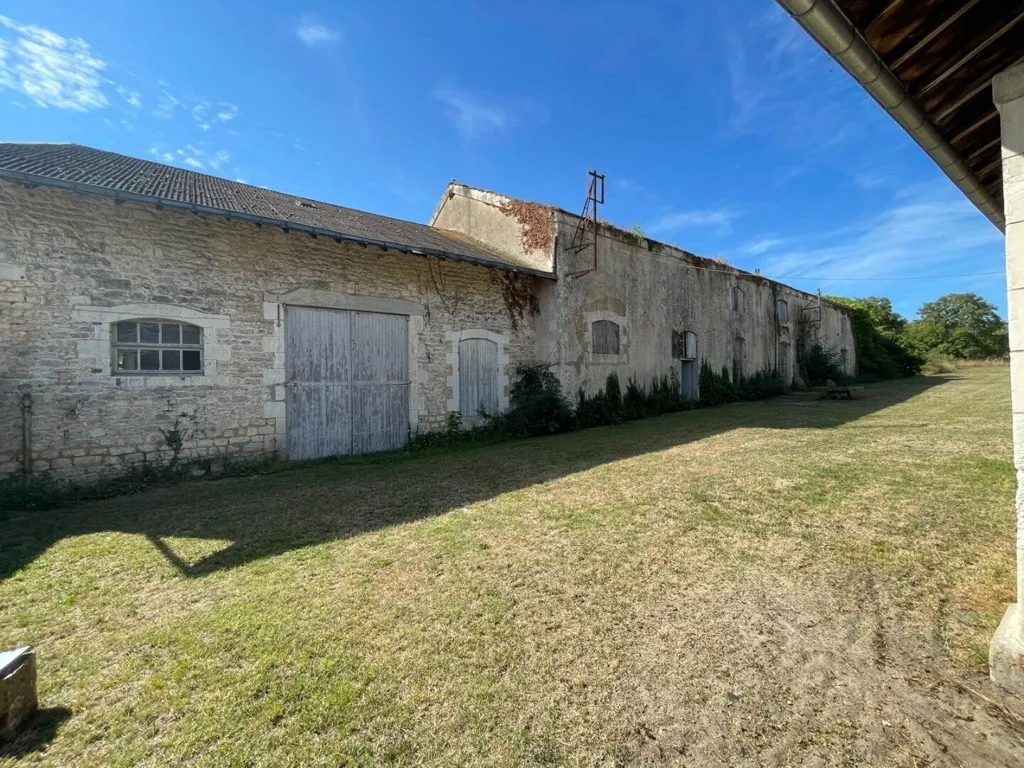 Aed - Heritage Plot with Development Potential in Port-d'Envaux