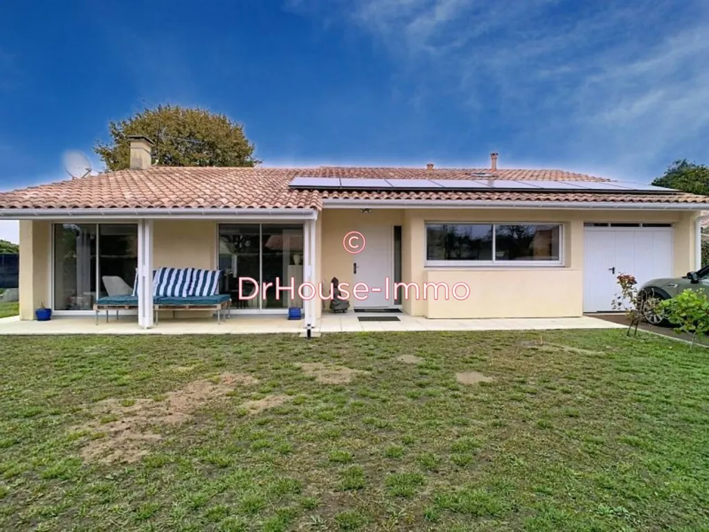 Extérieur - Maison Familiale avec Piscine au Haillan