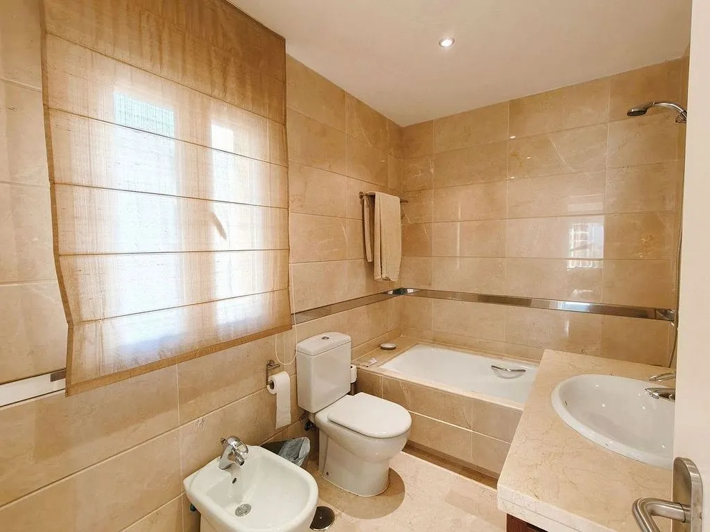 Salles de bain - Duplex with Sea View and Pool in Sotogrande
