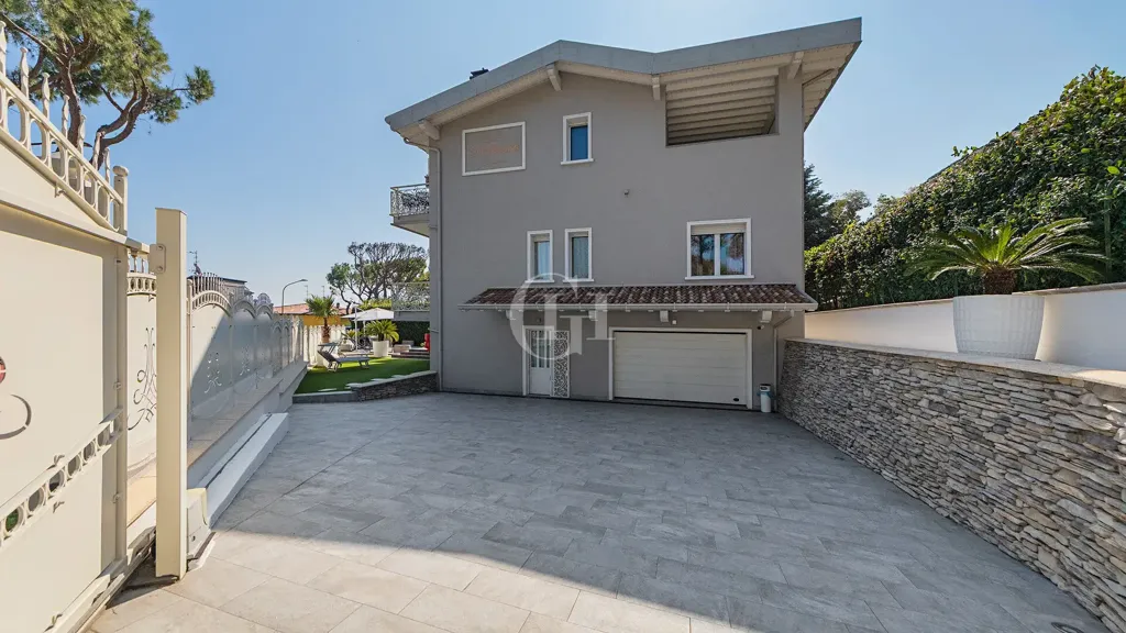 Extérieur - Luxury Villa with Heated Pool near Desenzano