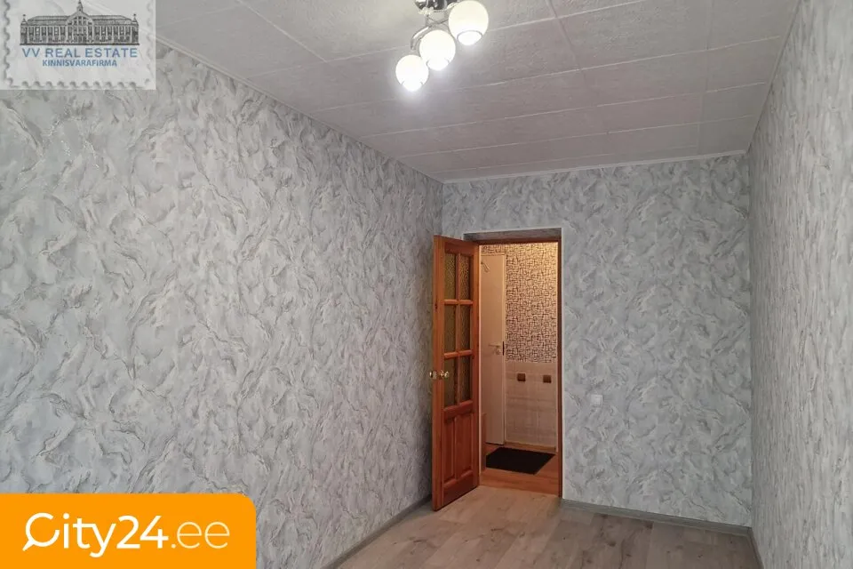 Hallway - Top Floor Apartment with Balcony in Narva