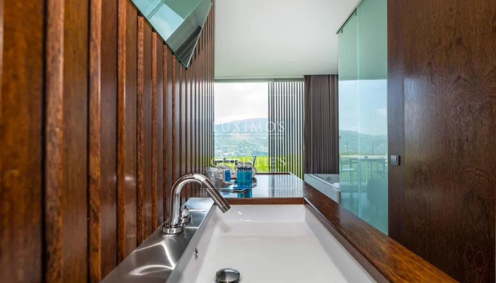 Vannitoad - 5-Star Quinta with Vineyard Views in Douro Valley