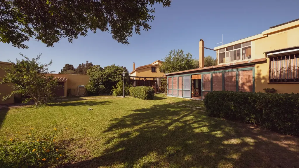 Jardin - Original Villa with Garden in Quartu Sant'Elena