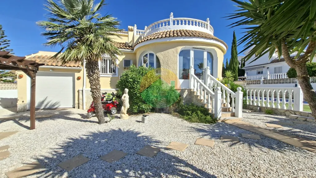 Esterno - South-Facing Villa with Pool in Camposol