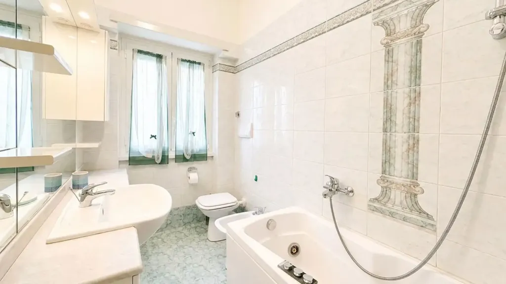 Bathrooms - Rented Apartment with Balconies in Rome