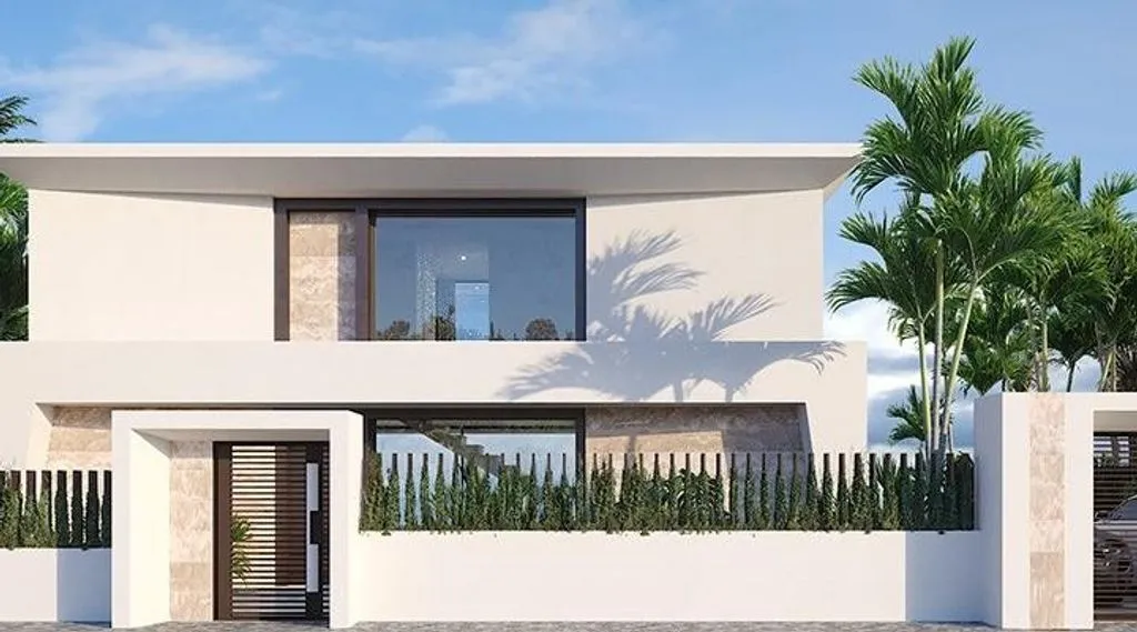 Villa with Pool in Estepona Centro