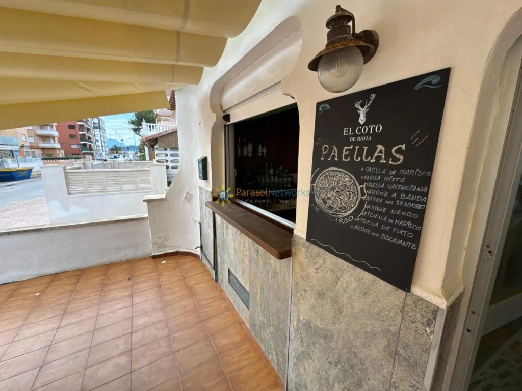 Terrass - Restaurant with Beach Proximity in Piles