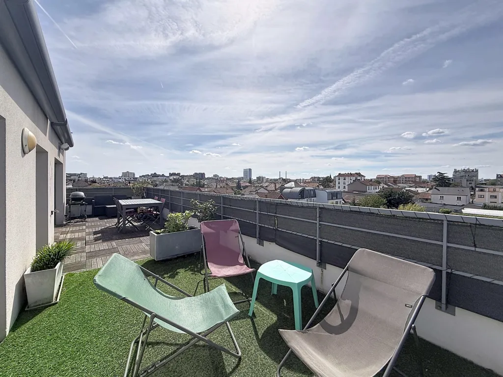 Terrasse - Penthouse avec Terrasse Panoramique à Charentonneau