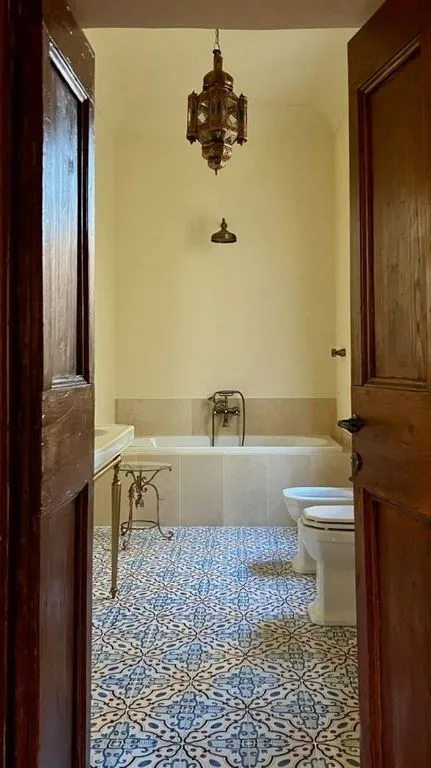 Bagni - Luxury Apartment with Historic Views in Rome