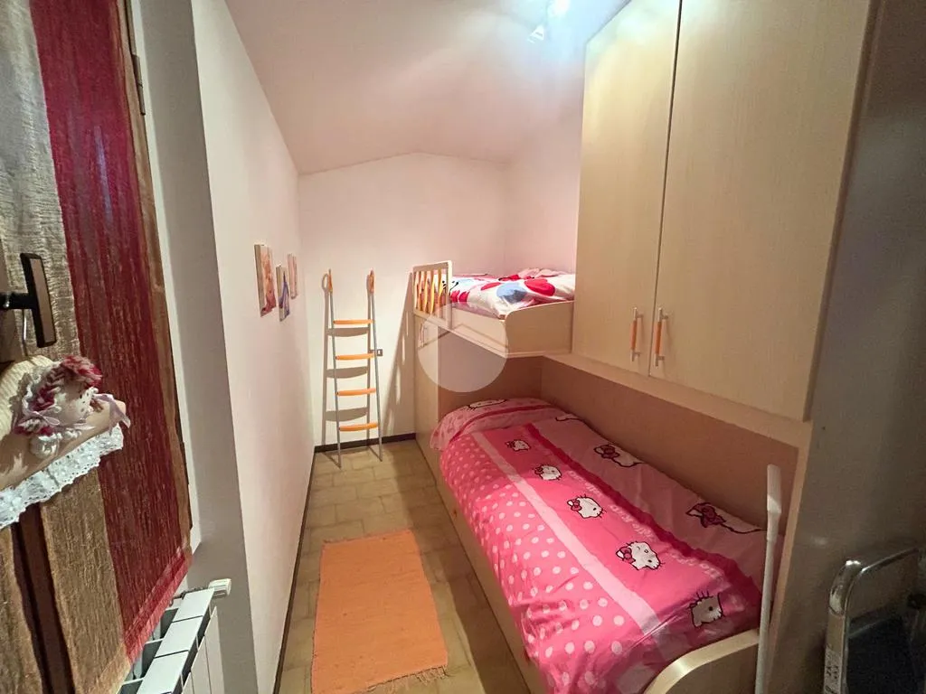 Bedrooms - Independent House with Panoramic View in Vigolo