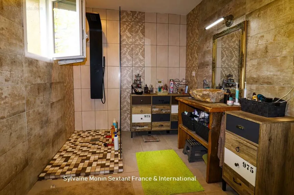 Salles de bain - Ensemble de 3 Maisons avec 3 Piscines sur 2 Hectares