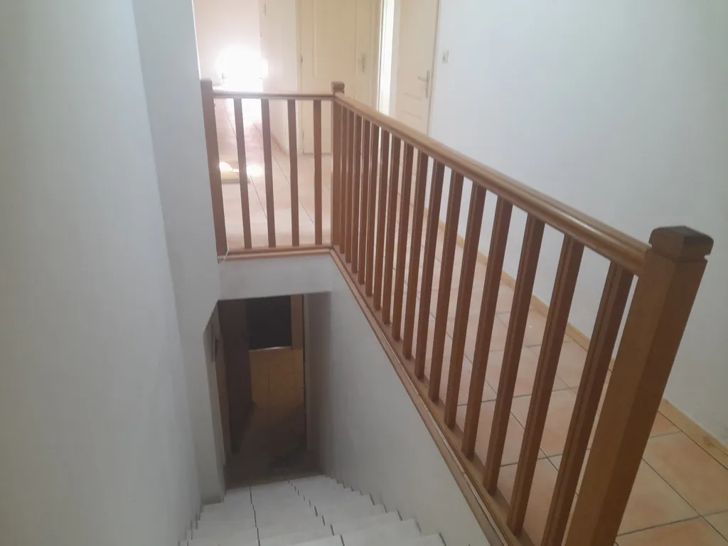 Pièces - Penthouse sous les toits avec vue sud à Die