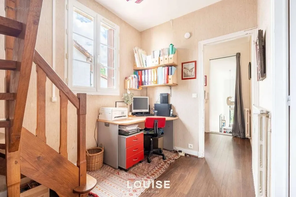 Studio - House with Balcony in Vélizy Bas