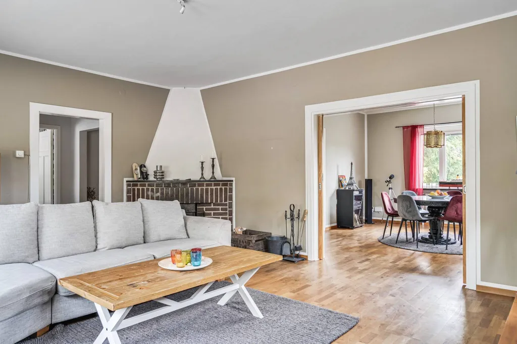 Séjour - Generous Family Home with Development Potential in Tyringe