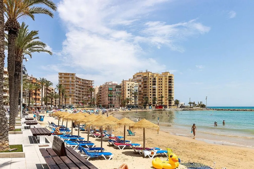 Apartment with Terrace in Playa del Cura