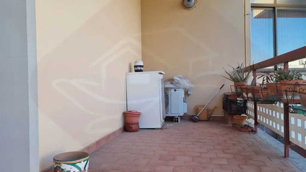 Rõdu - Apartment with Terrace near Empoli Stadium