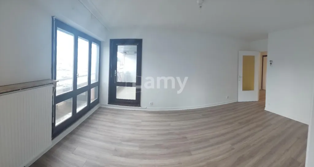 Toad - 3-Bed Apartment with Balcony in BLD CATTENOZ