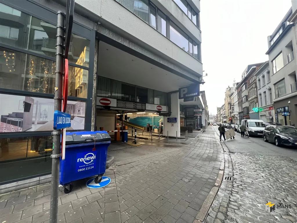 Välivaade - Underground Parking in Antwerp's Diamond Quarter