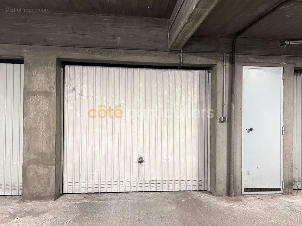 Garage - Secure Garage in Dunois, Orléans