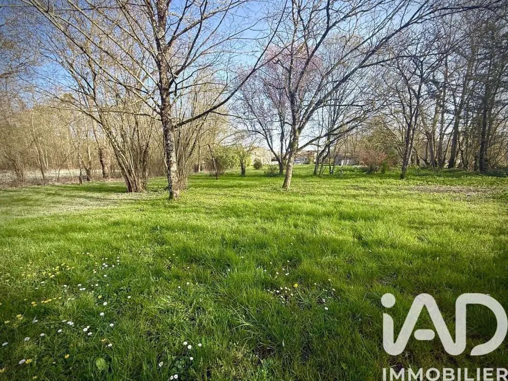 Giardino - Historic Property with Potential in Villefollet