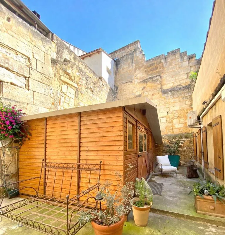 Jardin - Maison de Ville avec Cour Privative près d'Arles