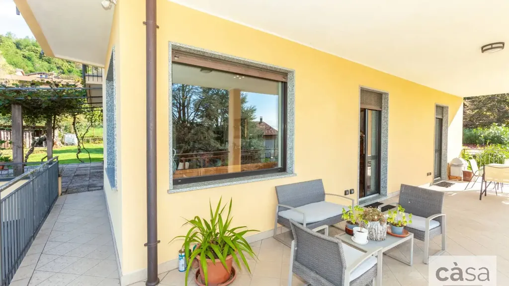 Terrazza - Luxury Villa with Lake View in Comerio