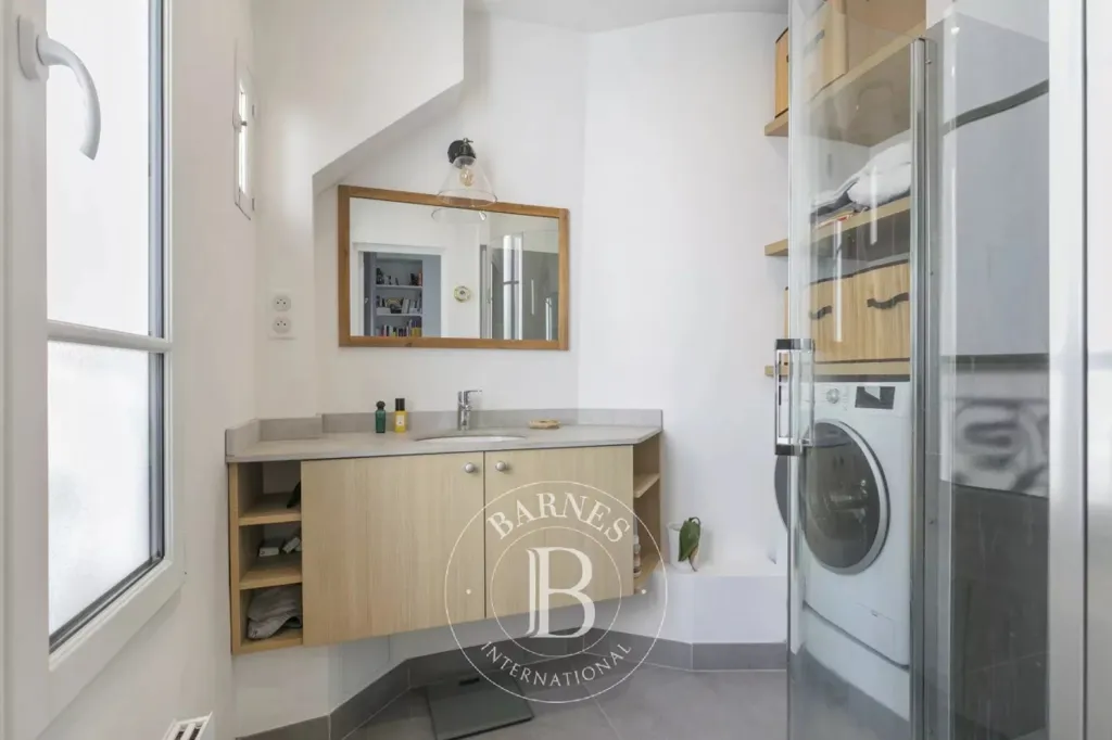 Salles de bain - Appartement 2 Pièces avec Jardin Privé à Paris 8ème
