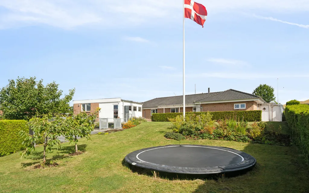 Jardin - Eco-Friendly Villa with Solar Panels in Kollund