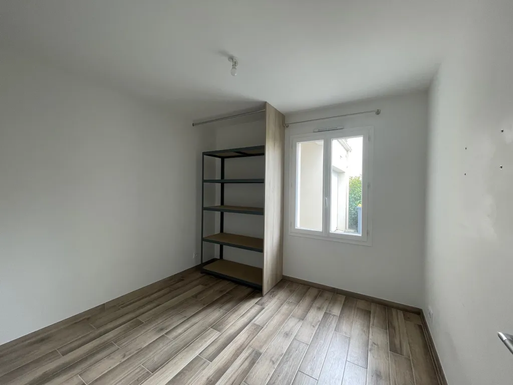 Toad - 4-Bedroom House with Garden in Echillais