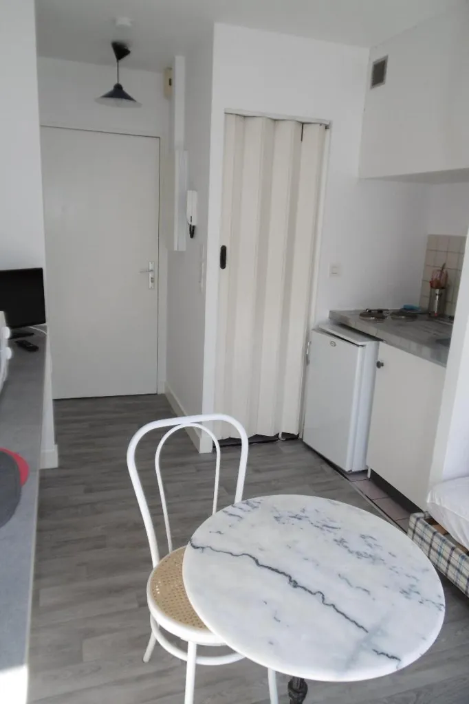 Cuisine - Studio Meublé avec Ascenseur à Poitiers