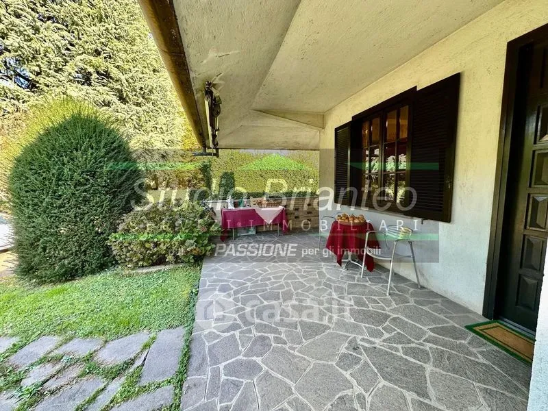 Terrace - Bifamiliar Villa with Garden in Verano Brianza