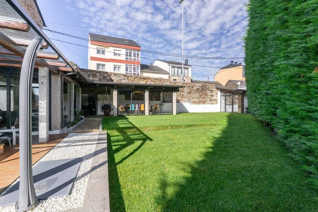 Jardin - Restored Chalet with River Walk Access in Lugo