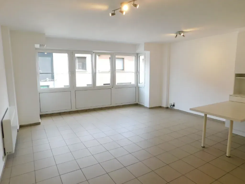 Elutuba - Bright Apartment with Garage in Aalst