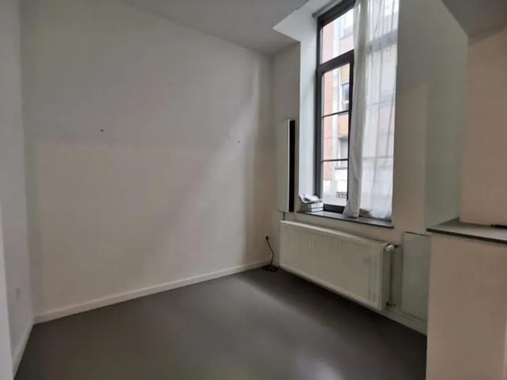 Pièces - Maison Mitoyenne avec Cuisine Équipée au Centre de Mons