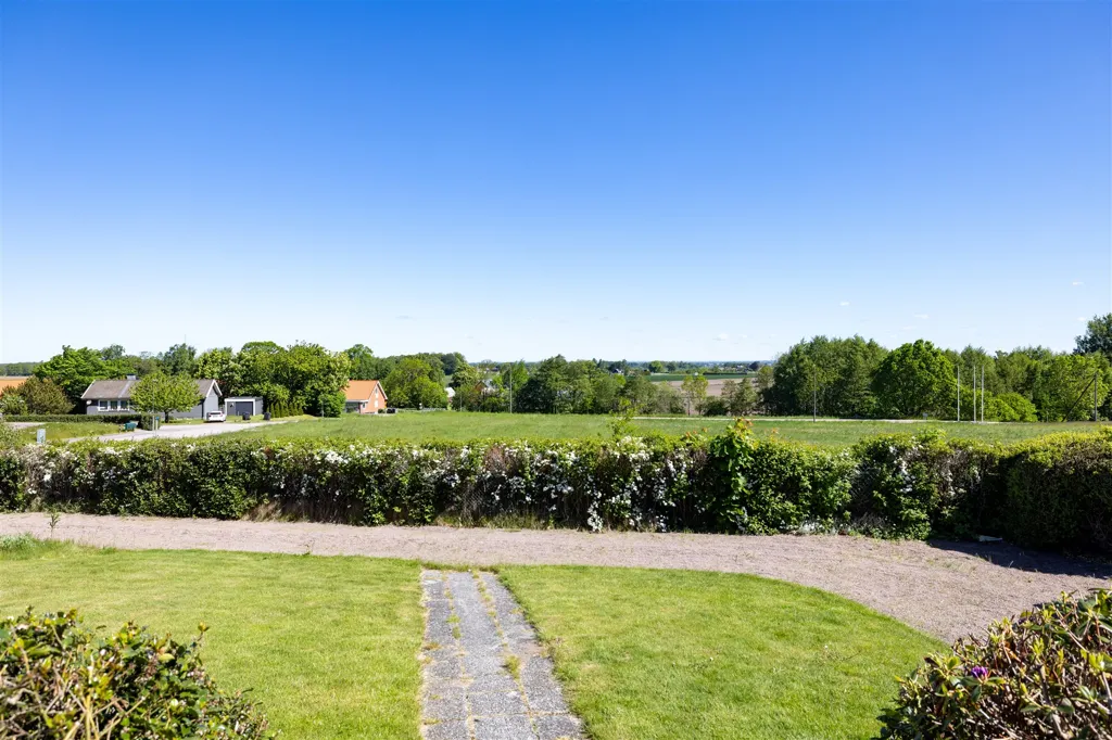 Aed - One-Storey Villa with Large Corner Plot in Hasslöv