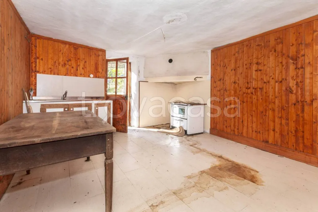 Köök - Rustic Baita with Garden in Acceglio