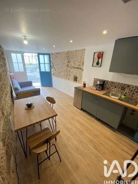 Maison 2 pièces à Puylaroque