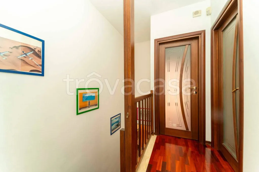 hallway_entrance
