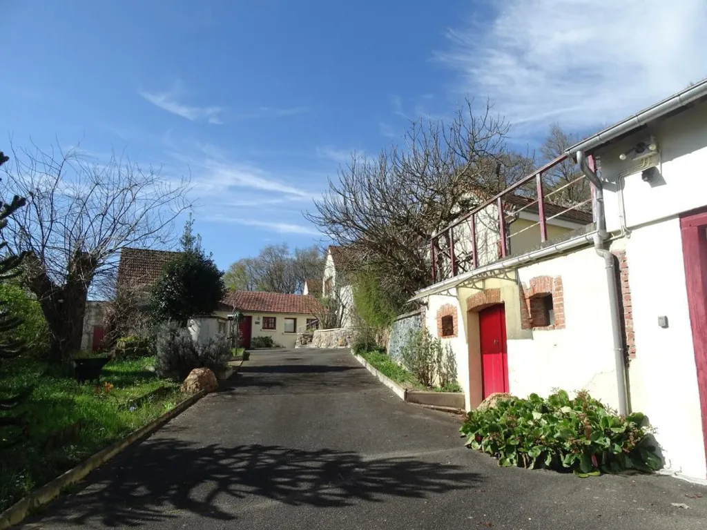 Extérieur - Maison Individuelle avec Grand Jardin à la Campagne