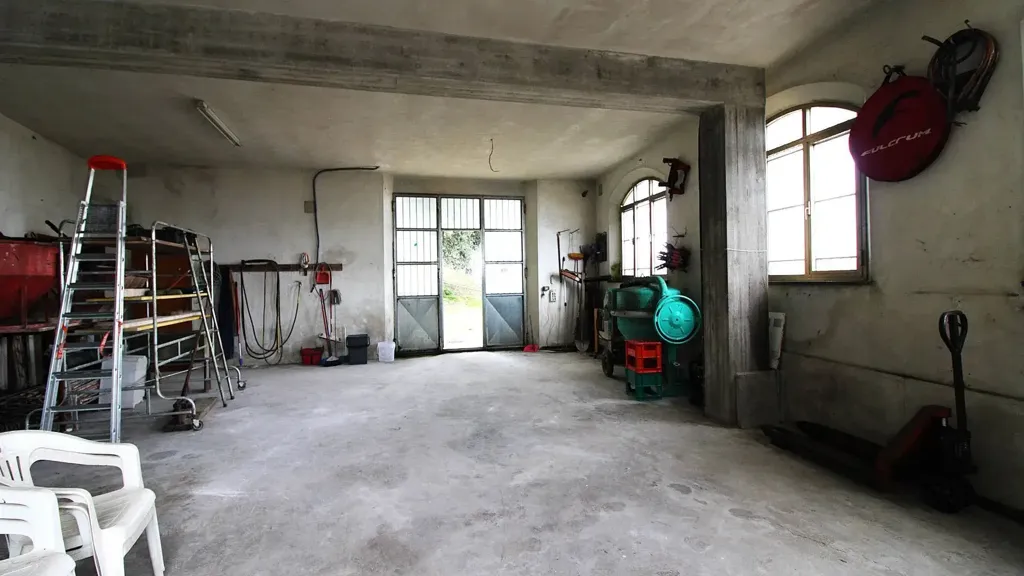 Garage - Three-Level House in Historic Centre, Campofilone