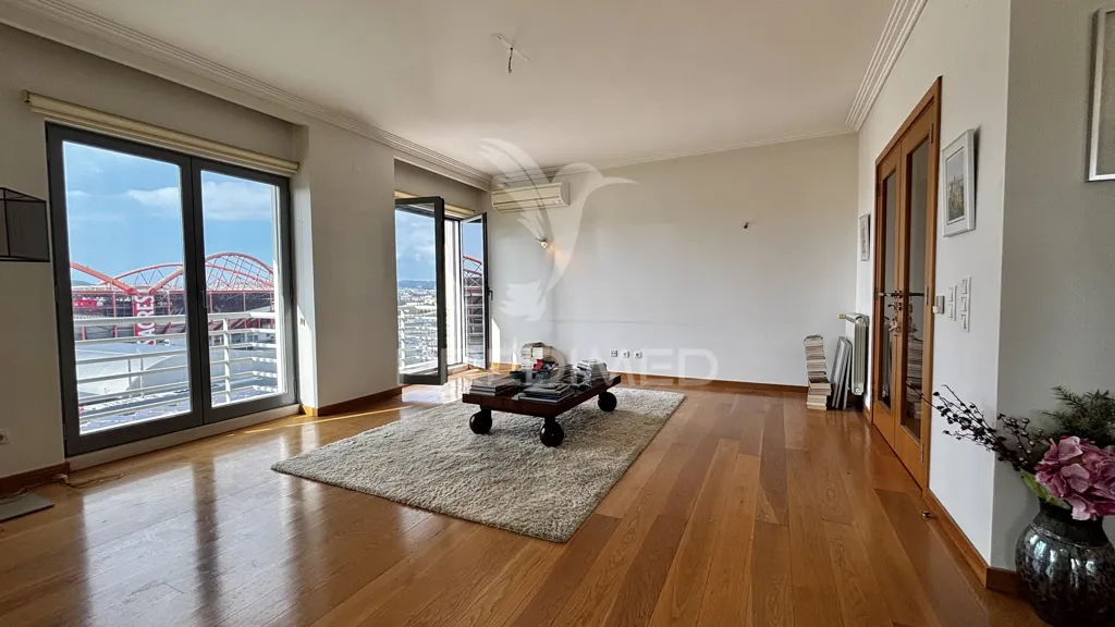 Elutuba - Penthouse with Panoramic View in São Domingos de Benfica