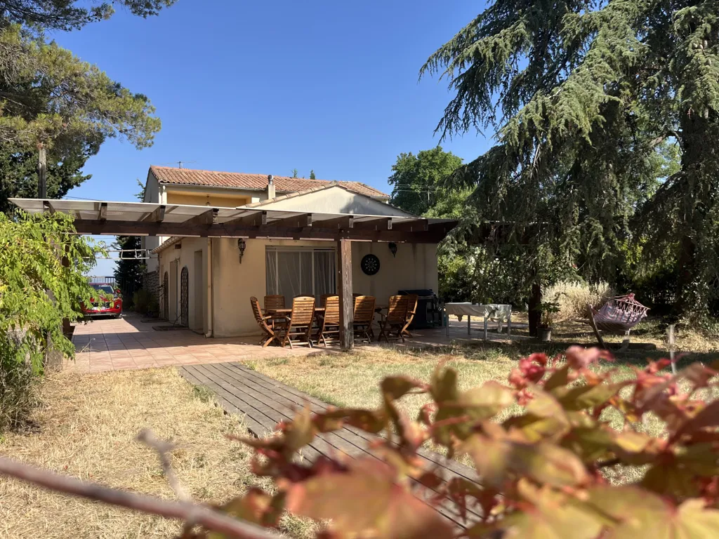 Garden - 6-Bedroom House with Pool on Wooded Plot in Calm Area