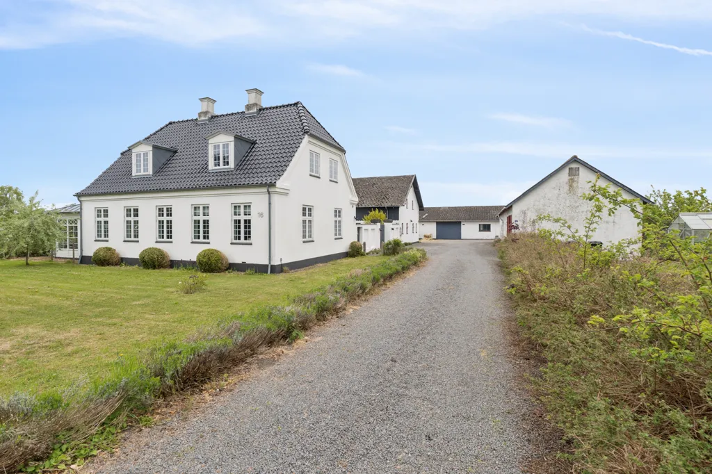 Extérieur - Patrician Villa with Equestrian Facilities in Strøby