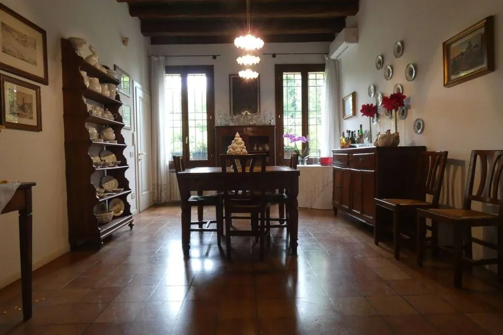 Salle à manger - Luxury Villa with Private Garden in Due Carrare